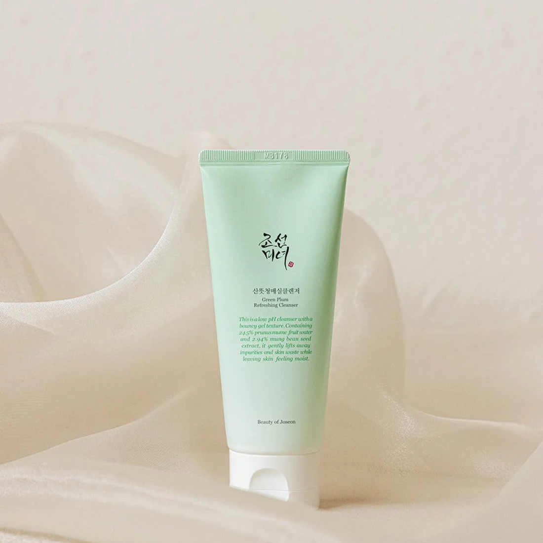 Green Plum Refreshing Cleanser