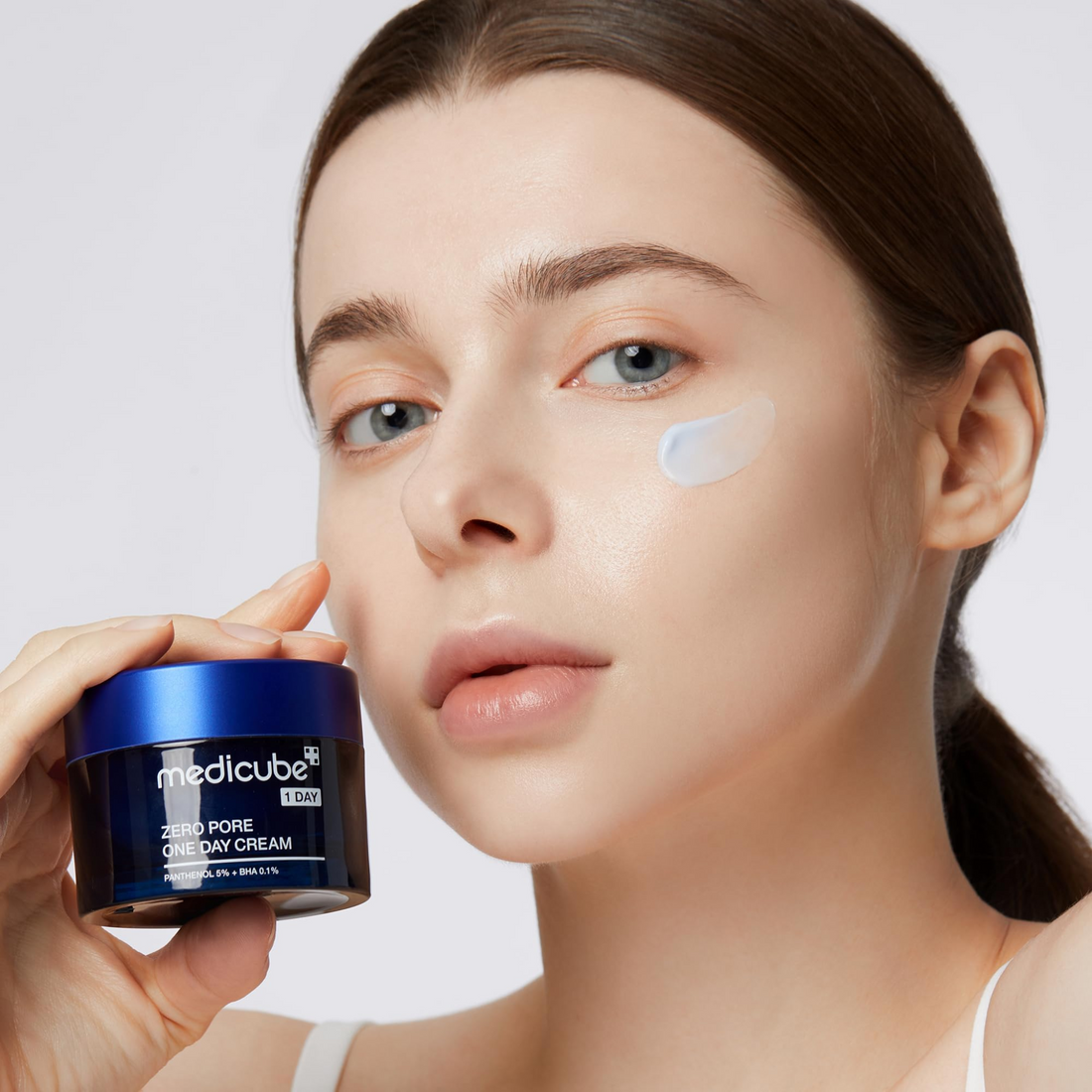 MEDICUBE Zero Pore One-day Cream (50ml) on the face